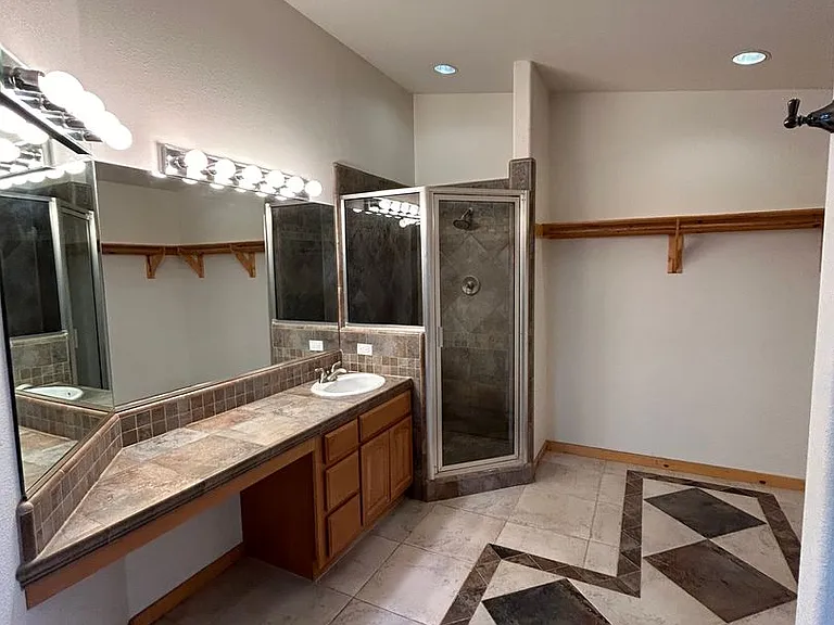 1513 Crystal Air Dr — Photo 19