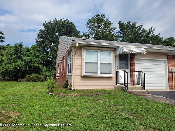 2nd image of 138 Hudson Parkway #A