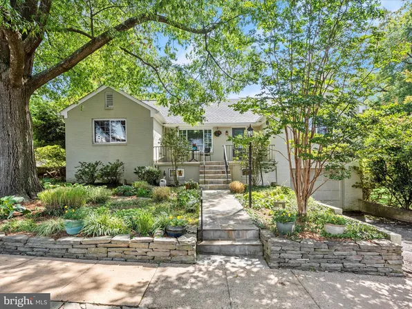 4850 Yorktown Blvd, Arlington, VA 22207