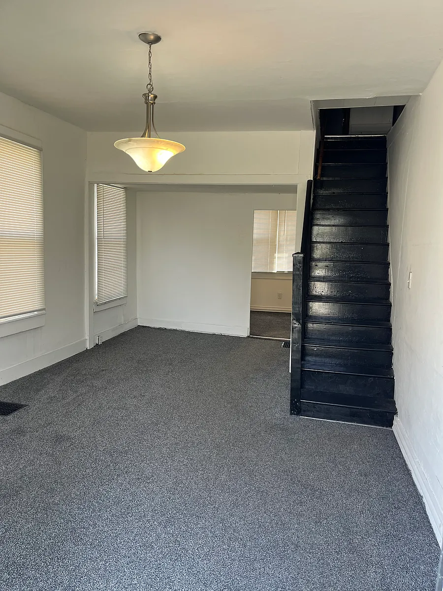 Building Photo - 406 S Gridley St