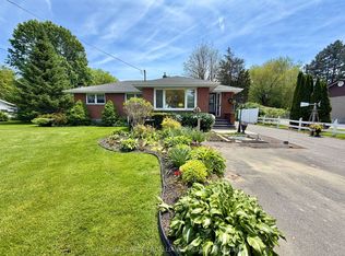 471 County Road 3 Rd, Prince Edward County, ON K8N 4Z1