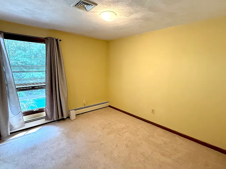 Bedroom 3 - 11' x 10'