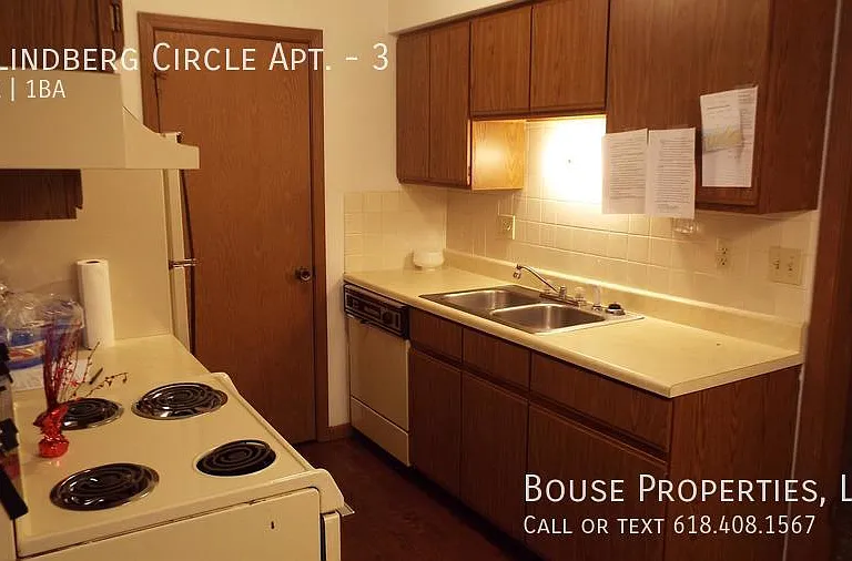 5 Lindbergh Cir #3 — Photo 3