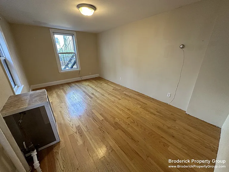 381 Dorchester St #1B — Photo 5