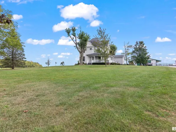 572 E 1900 North Rd, Edinburg, IL 62531