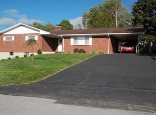 101 View Ct, Bluefield, VA 24605