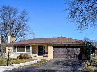 1535 Evergreen Ter, Glenview, IL 60025