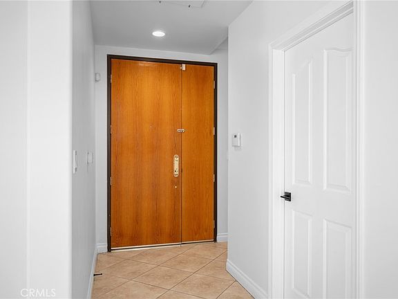 3rd image of 430 W Wilson Ave Unit 116