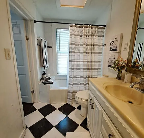 206 E Howry Ave #A — Photo 18