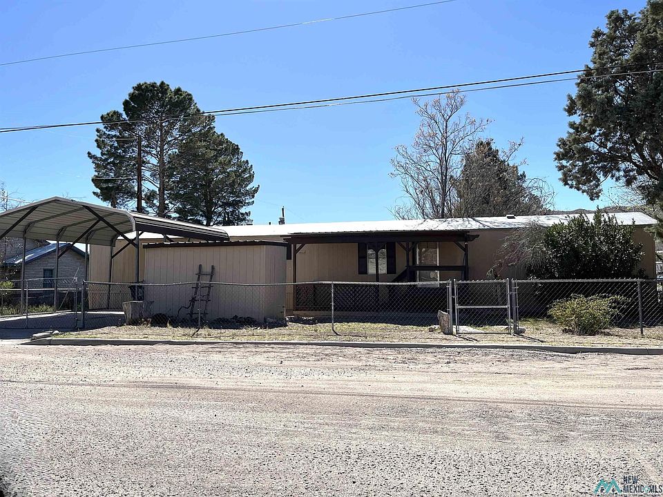 1st image of 700 Carmen St