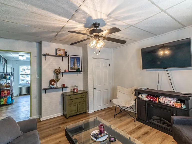 5225 Keystone St — Photo 2
