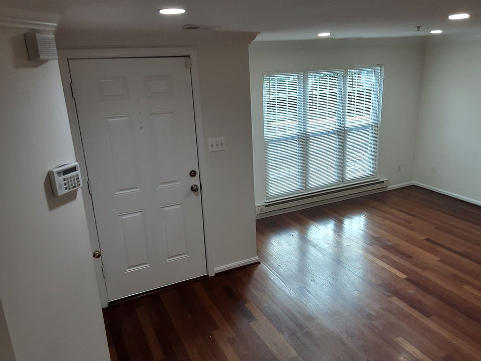 Front Foyer, Front Entrance