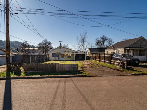 1235 NE Freemont Ave, Roseburg, OR 97470