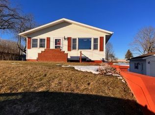 817 E Grant St, Caledonia, MN 55921