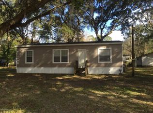 588 Palmetto Bluff Rd, Palatka, FL 32177