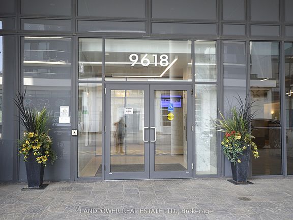 3rd image of 9618 Yonge St #220