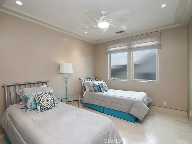15 Goleta Point Dr — Photo 44