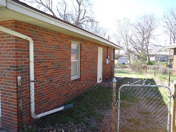 5th image of 1716 Donahoe Dr