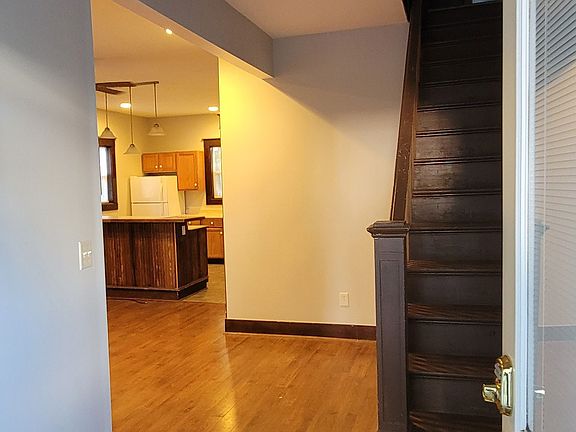2nd image of 127 Diamond Ct