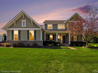 26393 Creekside Dr, New Hudson, MI 48165