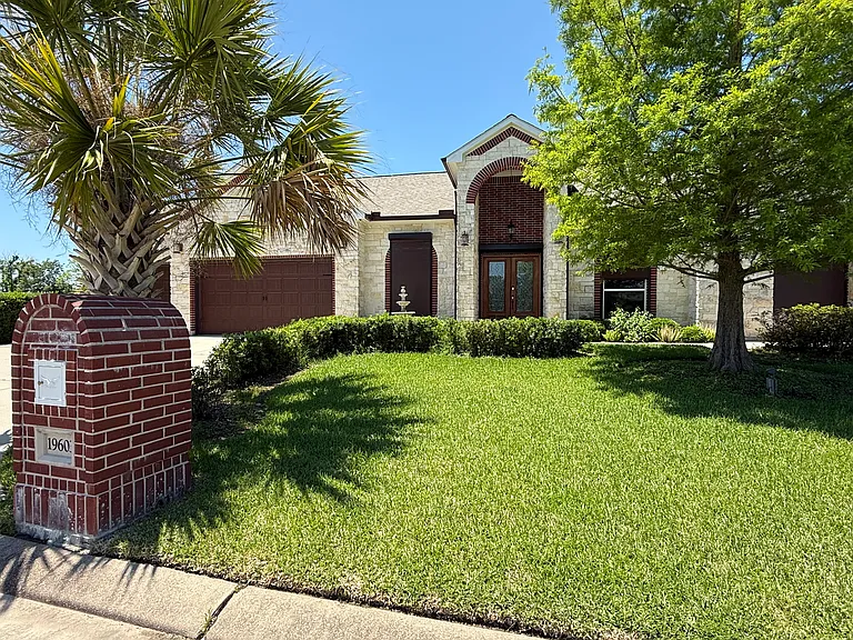 19603 Fairway Island Dr — Photo 9