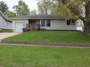 100 5th St, Walnut, IL 61376