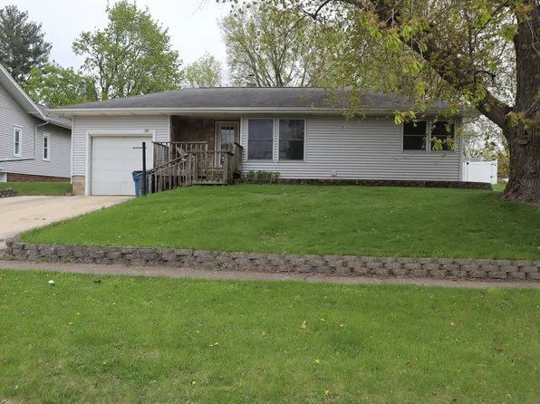 100 5th St, Walnut, IL 61376