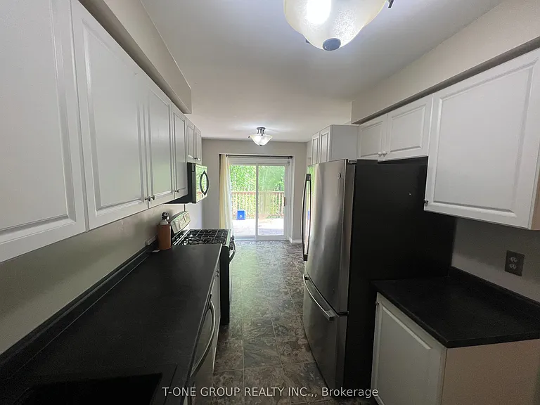 45 Burns Cir — Photo 3