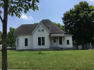 900 Pestalozzi St, Highland, IL 62249