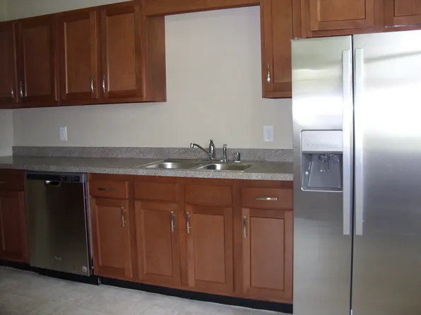 2515 Hikes Ln, Louisville, KY 40218