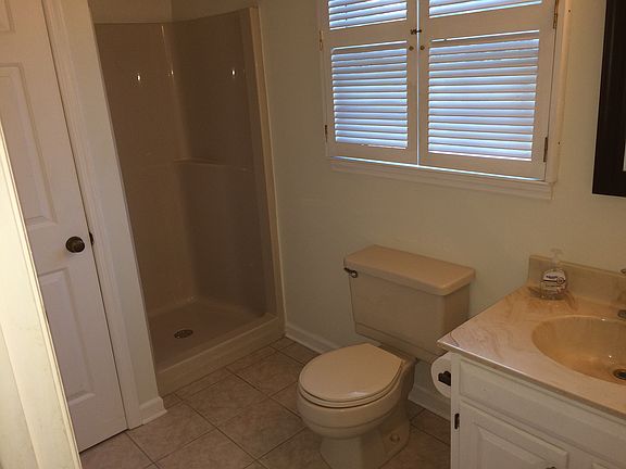 3/4 bath off kitchen