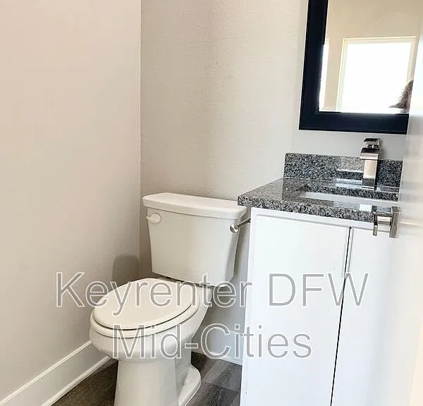 1427 Pearson St — Photo 10