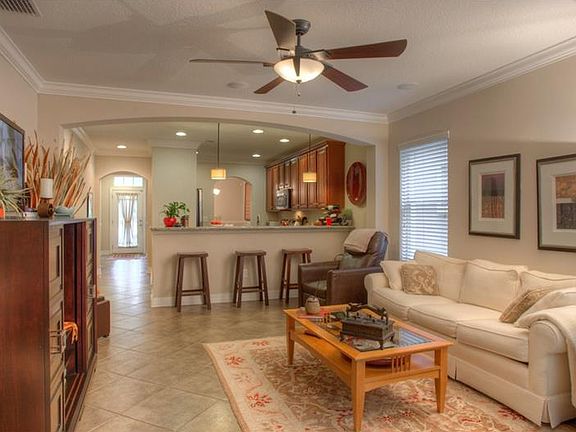 2nd image of 5905 Grand Loneoak Ln