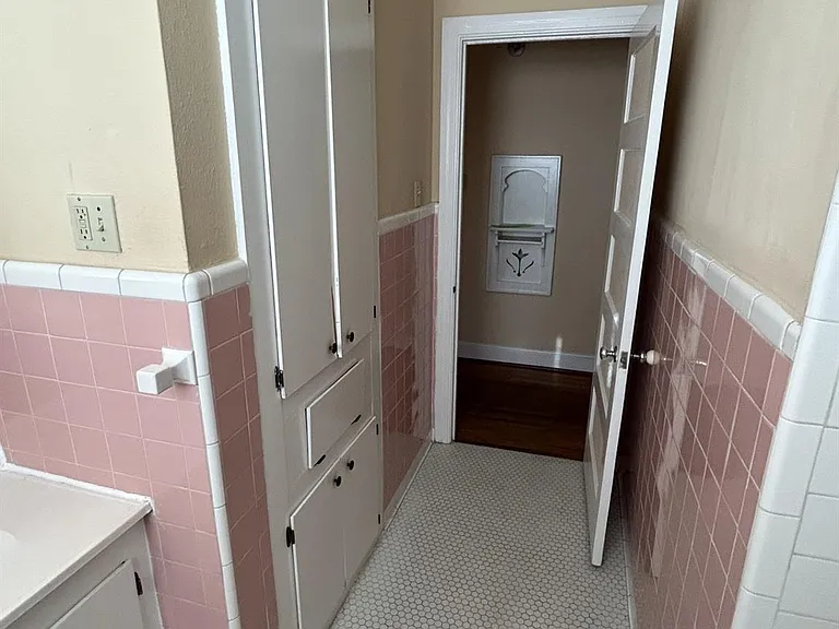 2928 Avenue O #2 — Photo 10
