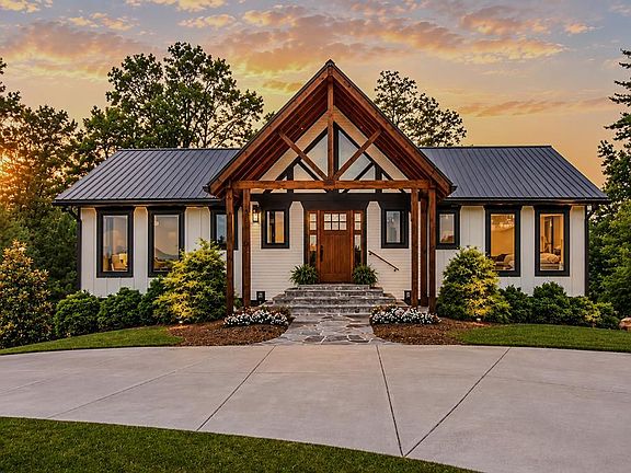 2nd image of 1046 Crossroads Church Rd