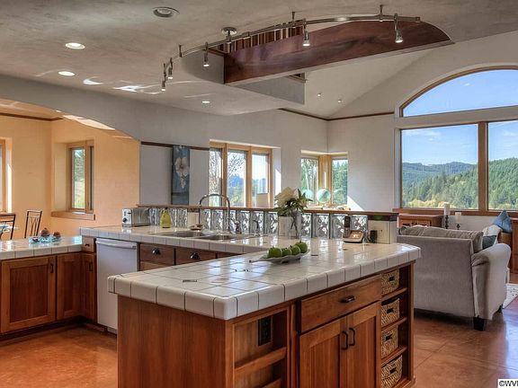 3rd image of 24128 Cardwell Hill Dr