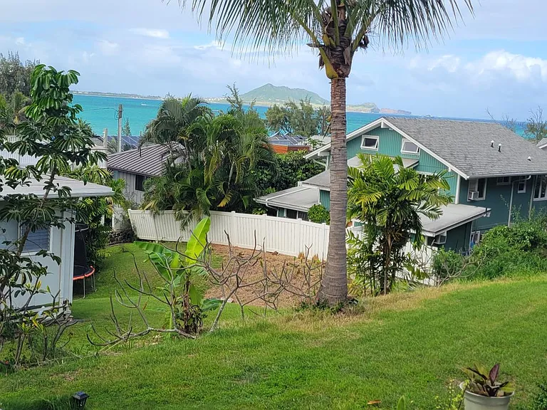View onto Kailua Bay and Marine Corp Base in the background.