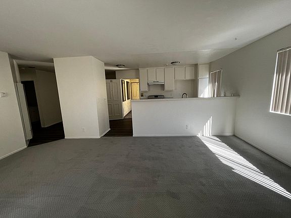 5th image of 13016 Roselle Ave APT 30