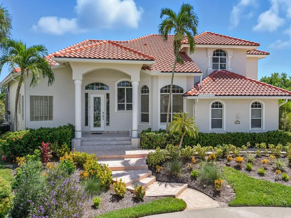 859 Wintergreen Ct, Marco Island, FL 34145