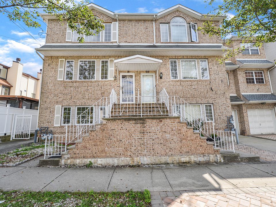 1st image of 31 Essex Dr