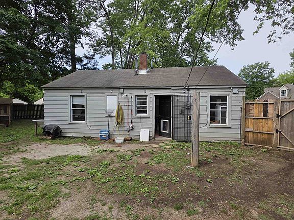 2nd image of 1630 N Graham St
