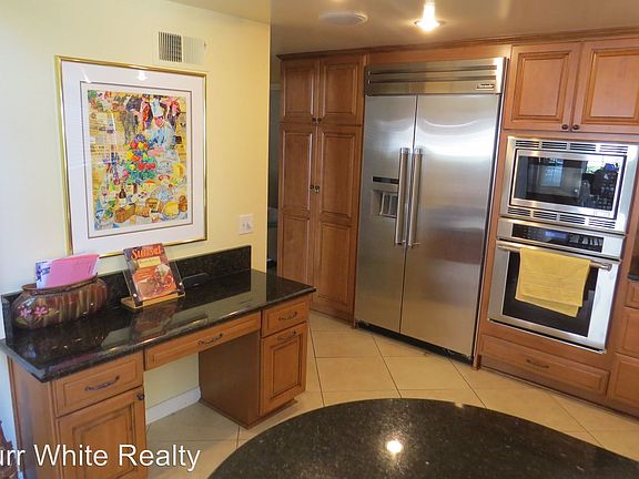 5th image of 430 Burlington Ct Unit 101