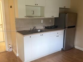 722 NW 125th Ct, Miami, FL