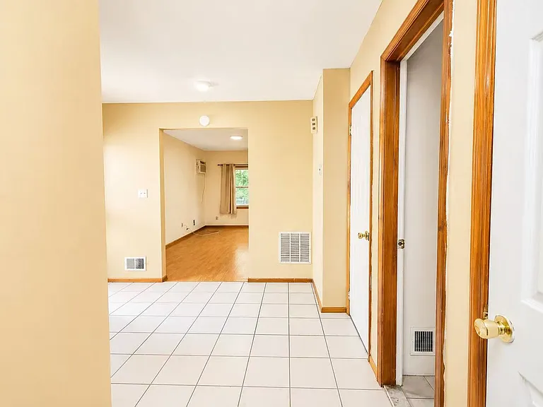 32 N Railroad St #1 — Photo 7