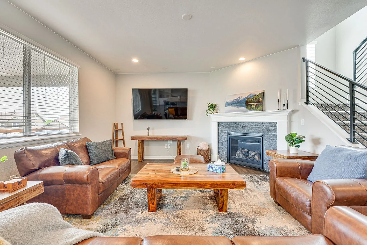 4 bed, 2.0 bath, 3196 sqft, $5,134 — Photo 1