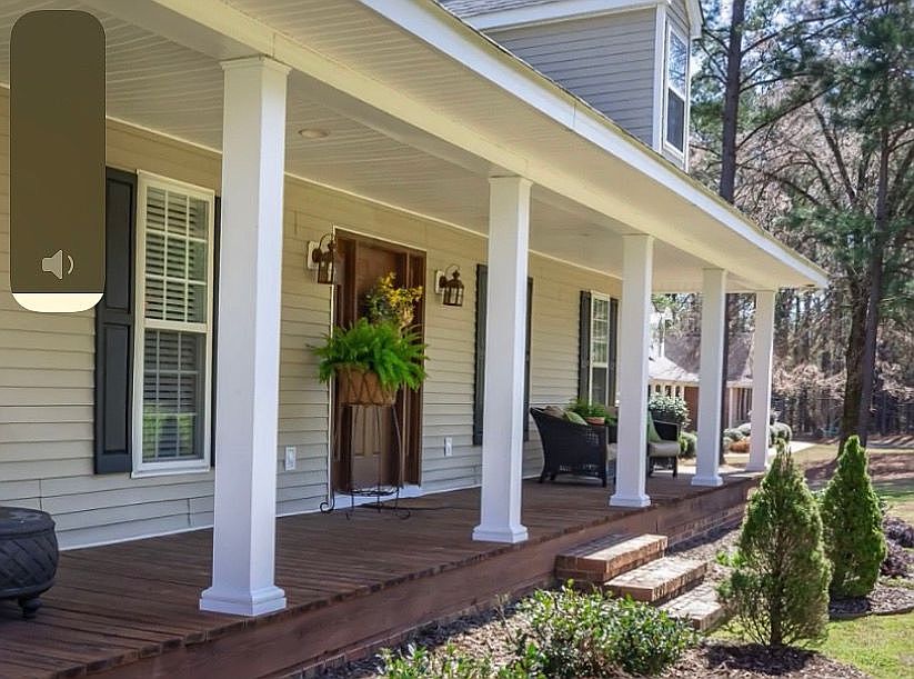 Great front porch 