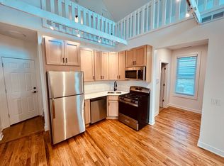Hoyne, Chicago, IL 60647