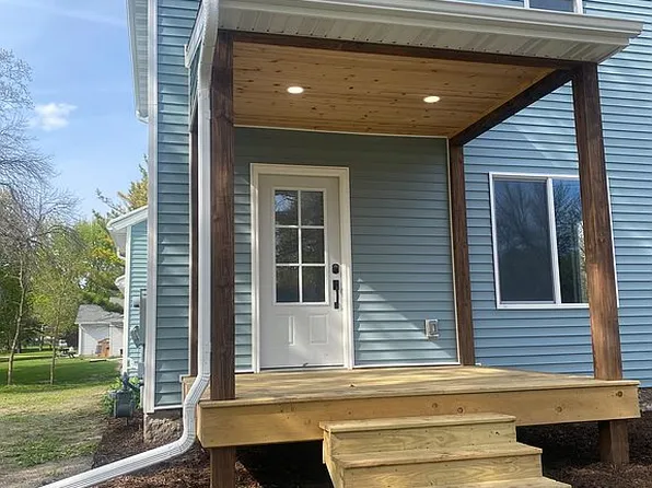 607 E Main St, Lake Mills, IA 50450