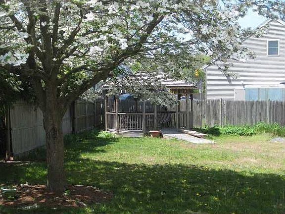 5th image of 15 Larchwood Dr