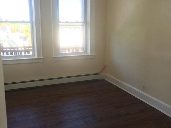 3rd image of 27 Lake St APT 5